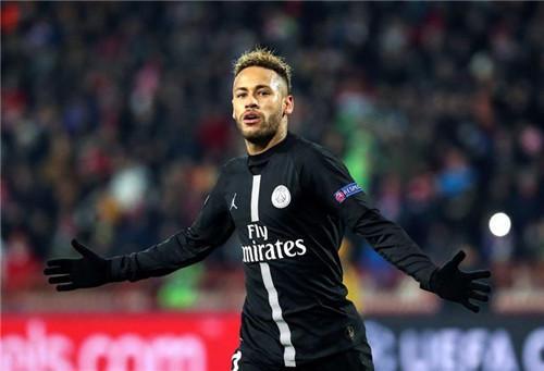 在中场线前 在中场线前