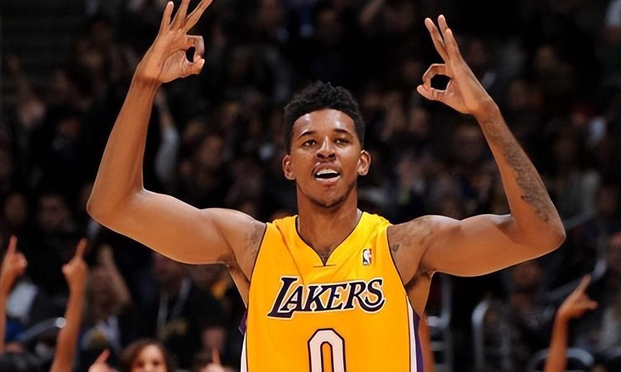 向跑位切入 向跑位切入